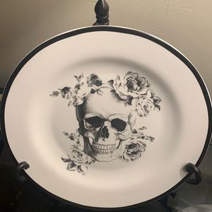 Gothic skull floral dinner plates